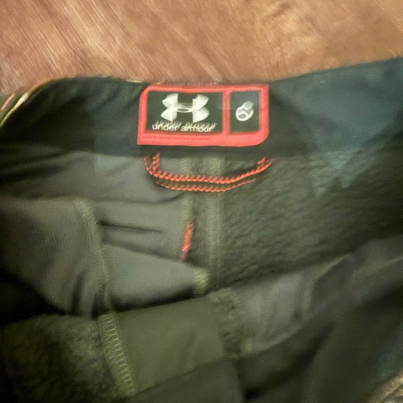 Under Armour Camouflage hunting Pants women’s - Picture 2 of 2